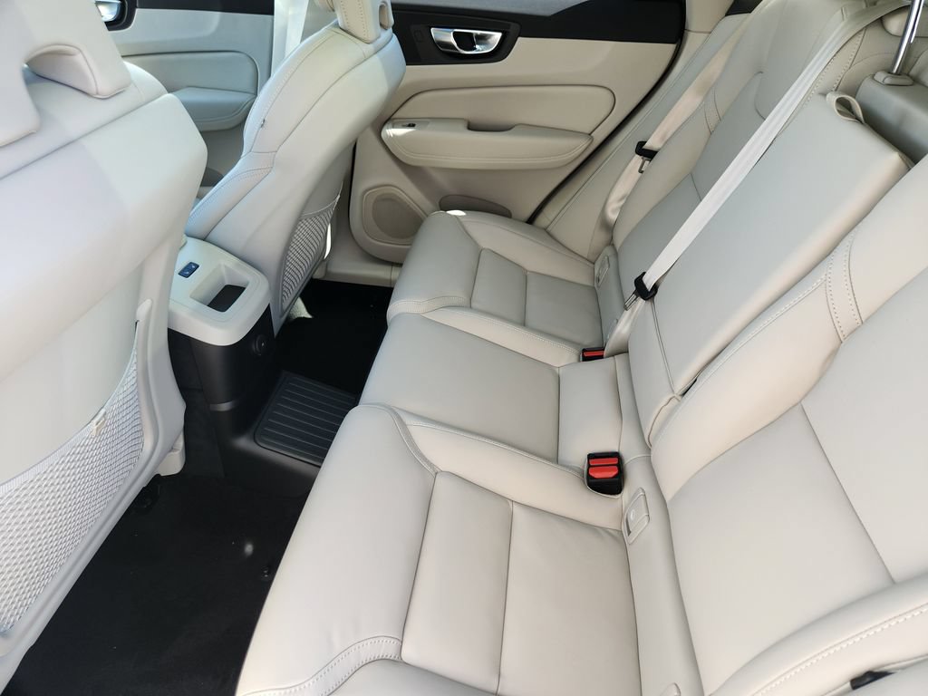New 2026 Volvo XC60 T8 Ultra w/ Protection Package Premier AWD/4WD image 19