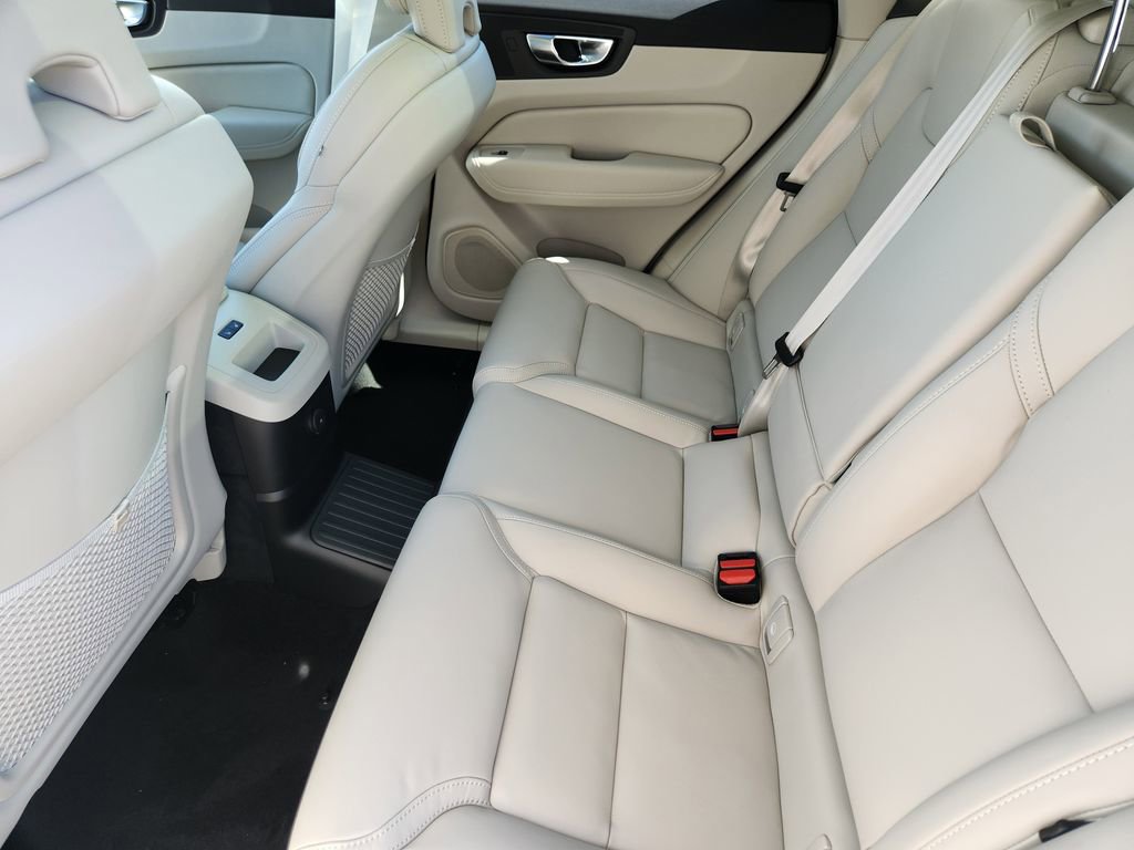 New 2026 Volvo XC60 T8 Ultra w/ Protection Package Premier AWD/4WD image 19