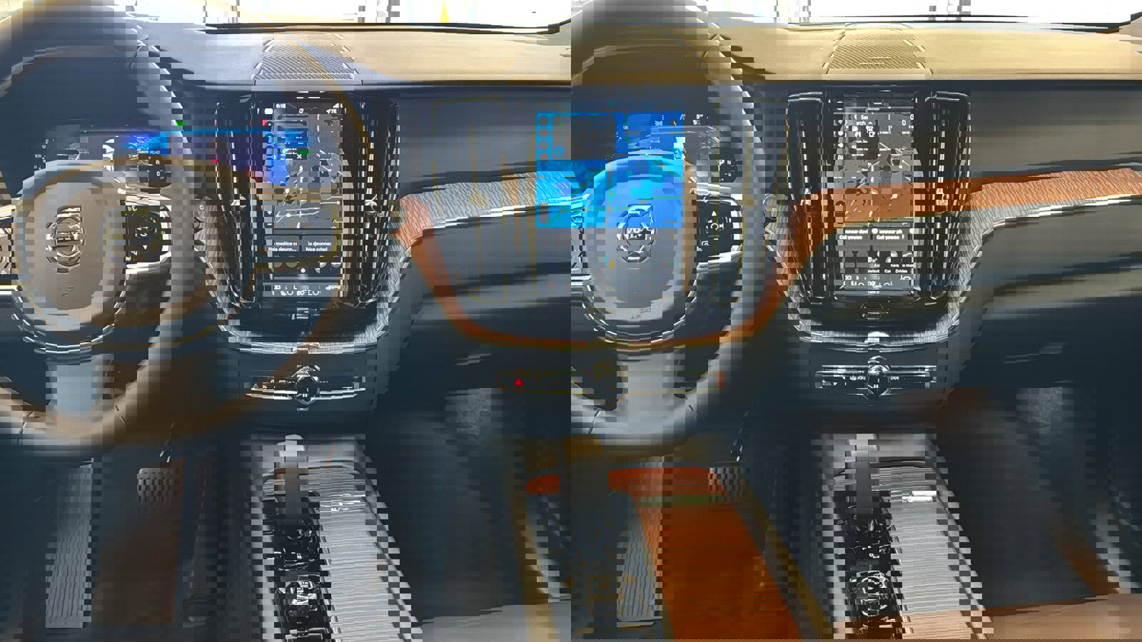 Used 2024 Volvo XC60 T8 Plus w/ Climate Package AWD/4WD image 11