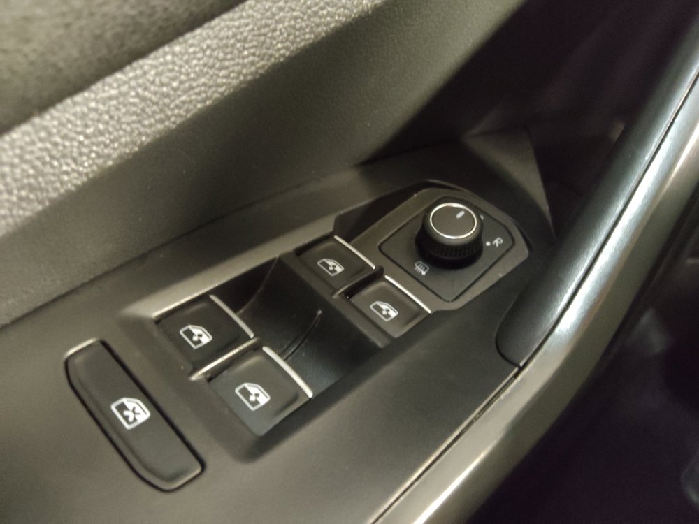 Used 2024 Volkswagen Jetta SE image 27