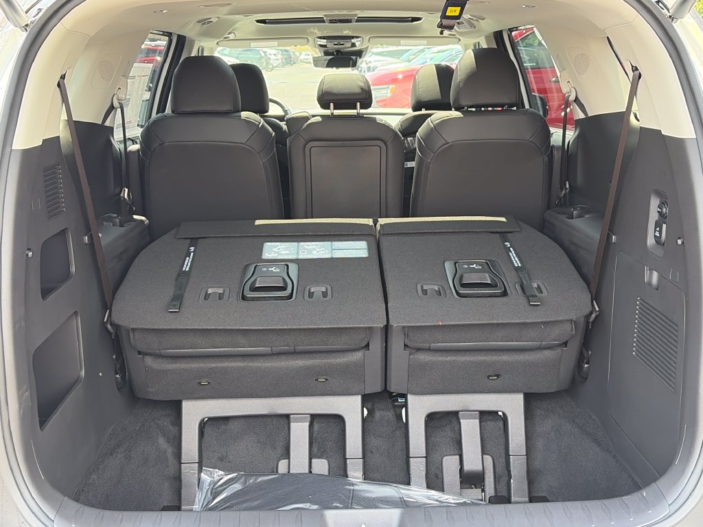 New 2027 Kia Carnival SX Prestige FWD image 7