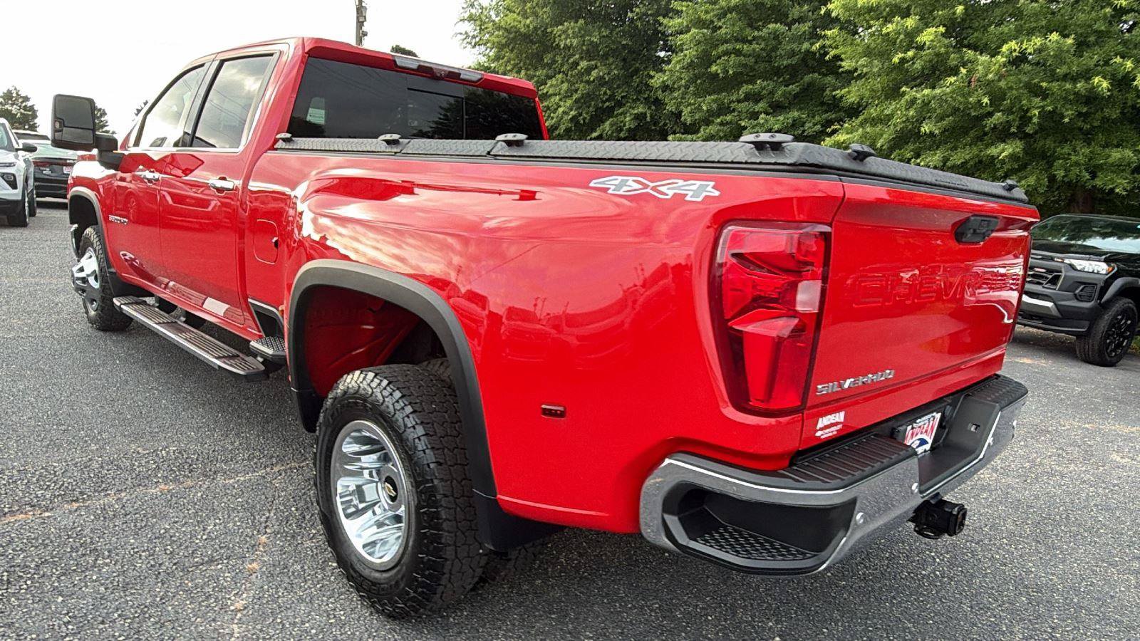 Used 2021 Chevrolet Silverado 3500 LTZ w/ LTZ Plus Package AWD/4WD image 11