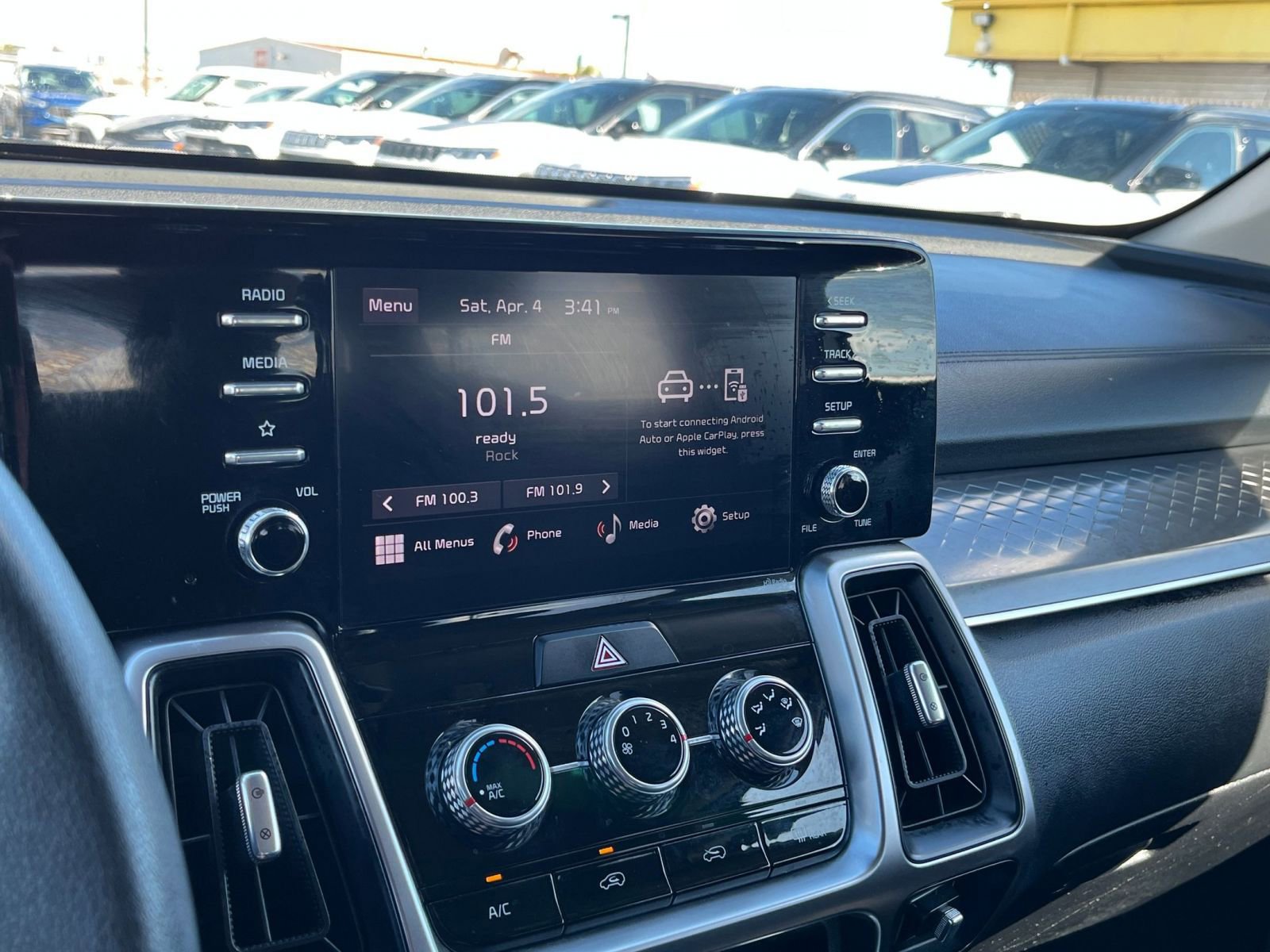 Used 2023 Kia Sorento LX image 20