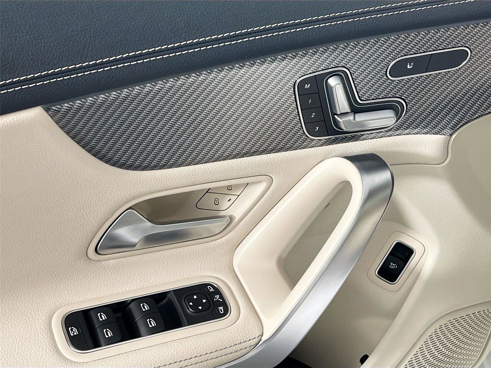 Certified 2024 Mercedes-Benz CLA 250 4MATIC image 12