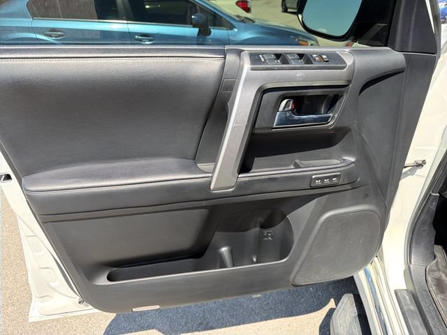 Used 2021 Toyota 4Runner Limited AWD/4WD image 17