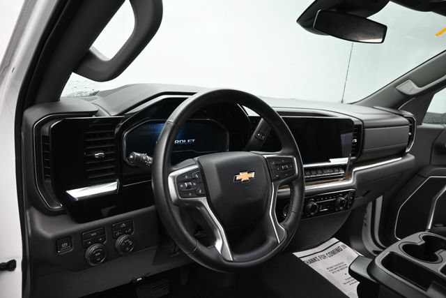 Used 2023 Chevrolet Silverado 1500 LT AWD/4WD image 12