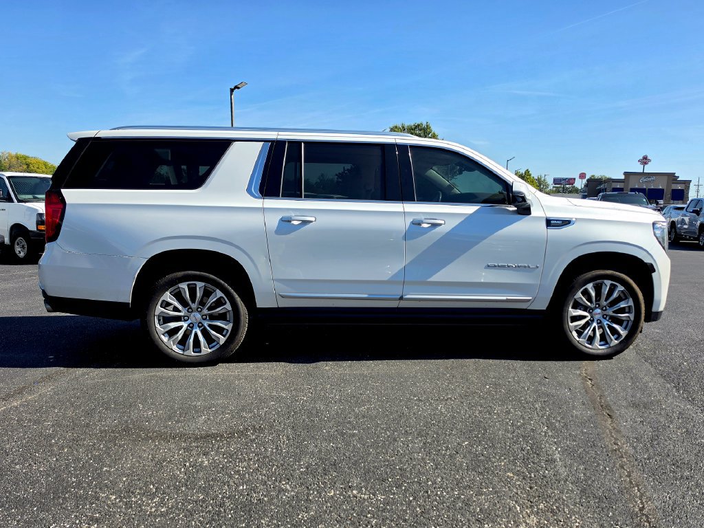 Used 2024 GMC Yukon XL Denali AWD/4WD image 13