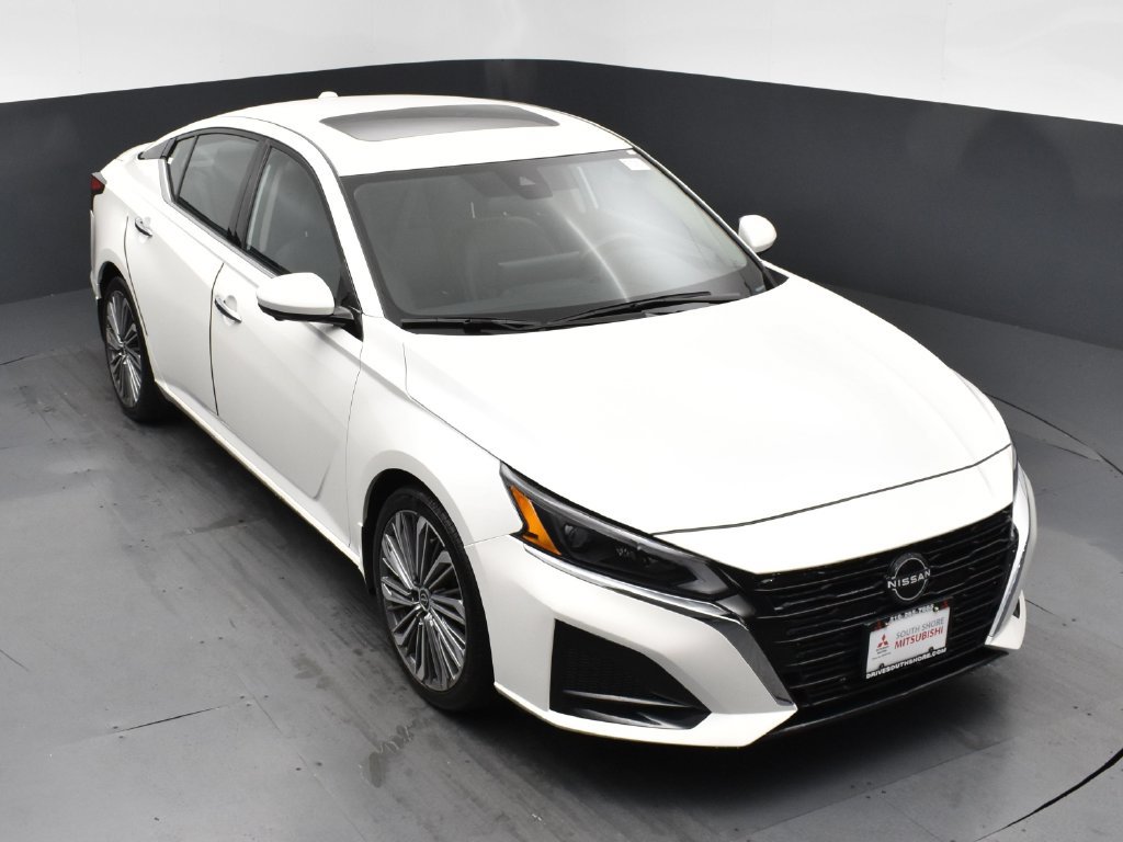 Used 2024 Nissan Altima 2.5 SL FWD image 17