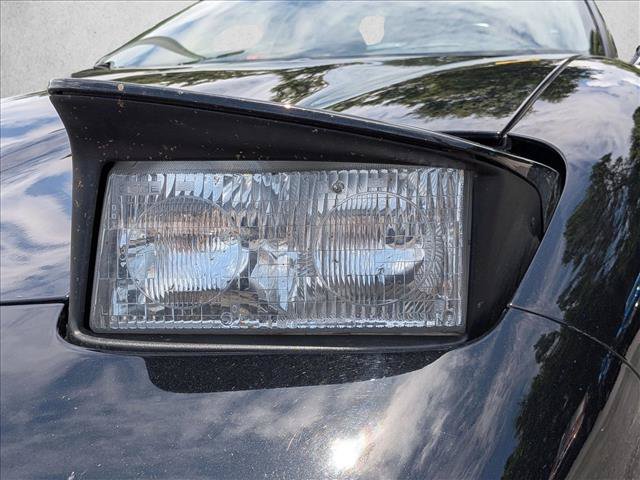 Used 2004 Chevrolet Corvette Z06 w/ Memory Package RWD video 2