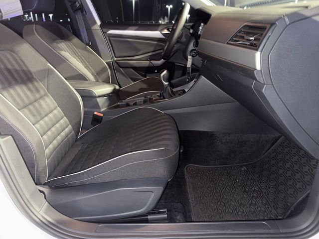 Used 2024 Volkswagen Jetta Sport image 17