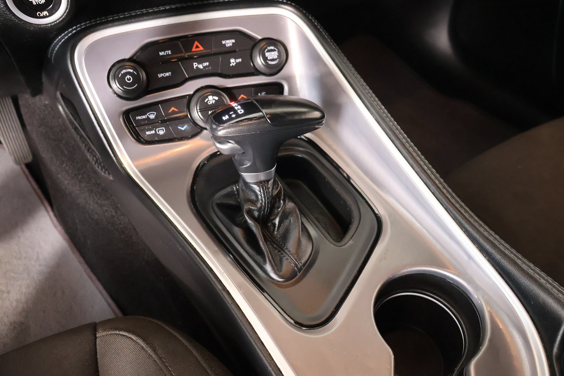 Used 2022 Dodge Challenger GT AWD/4WD image 7