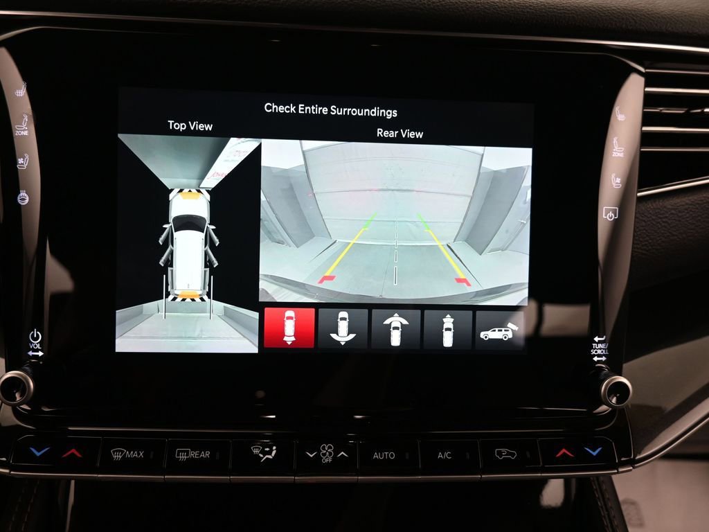 Used 2024 Jeep Wagoneer 4WD w/ Premium Group I image 11