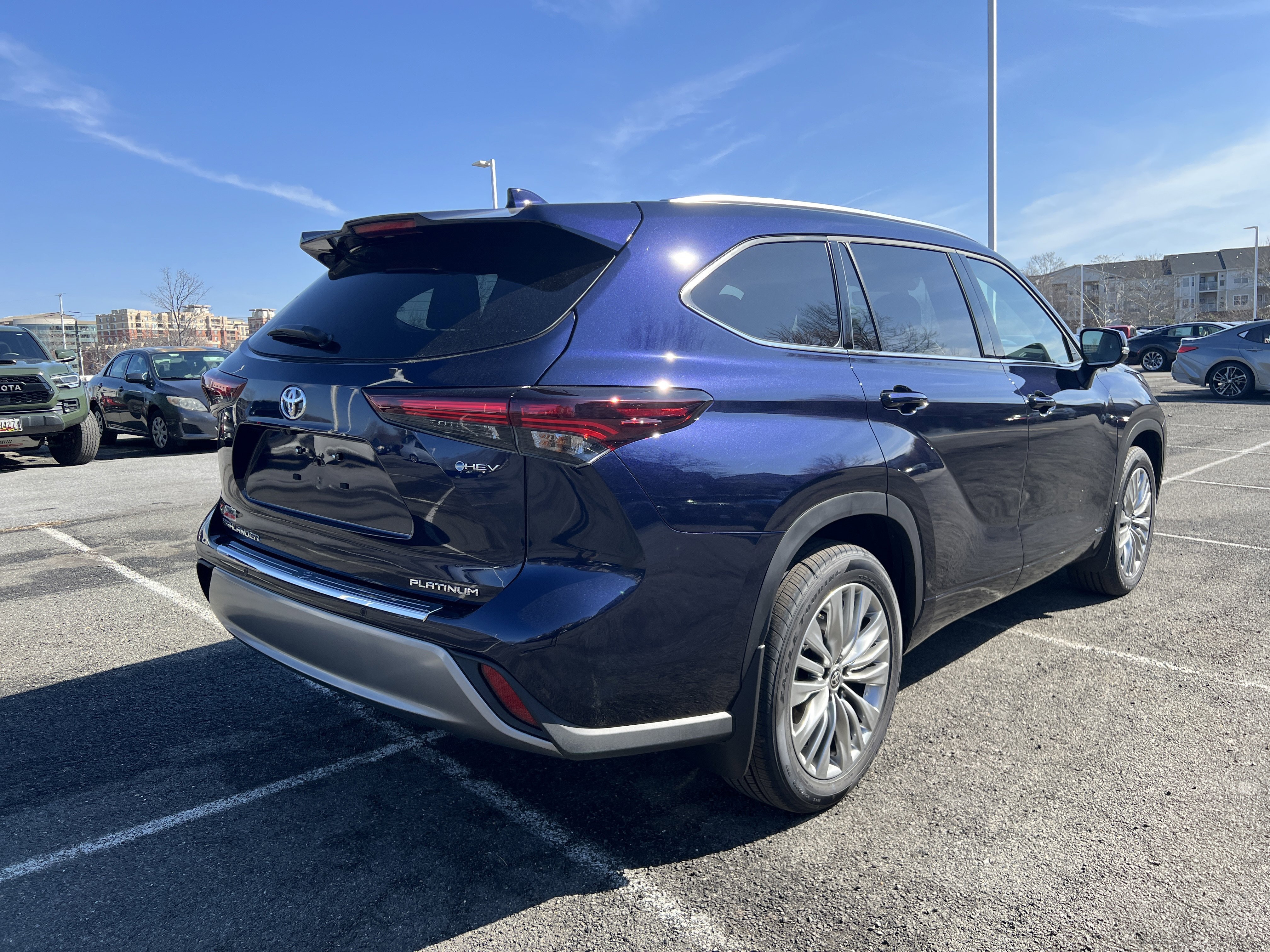 New 2026 Toyota Highlander Platinum image 4