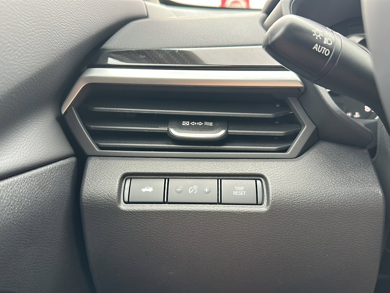 New 2025 Nissan Altima 2.5 SR w/ SR Premium Package image 25