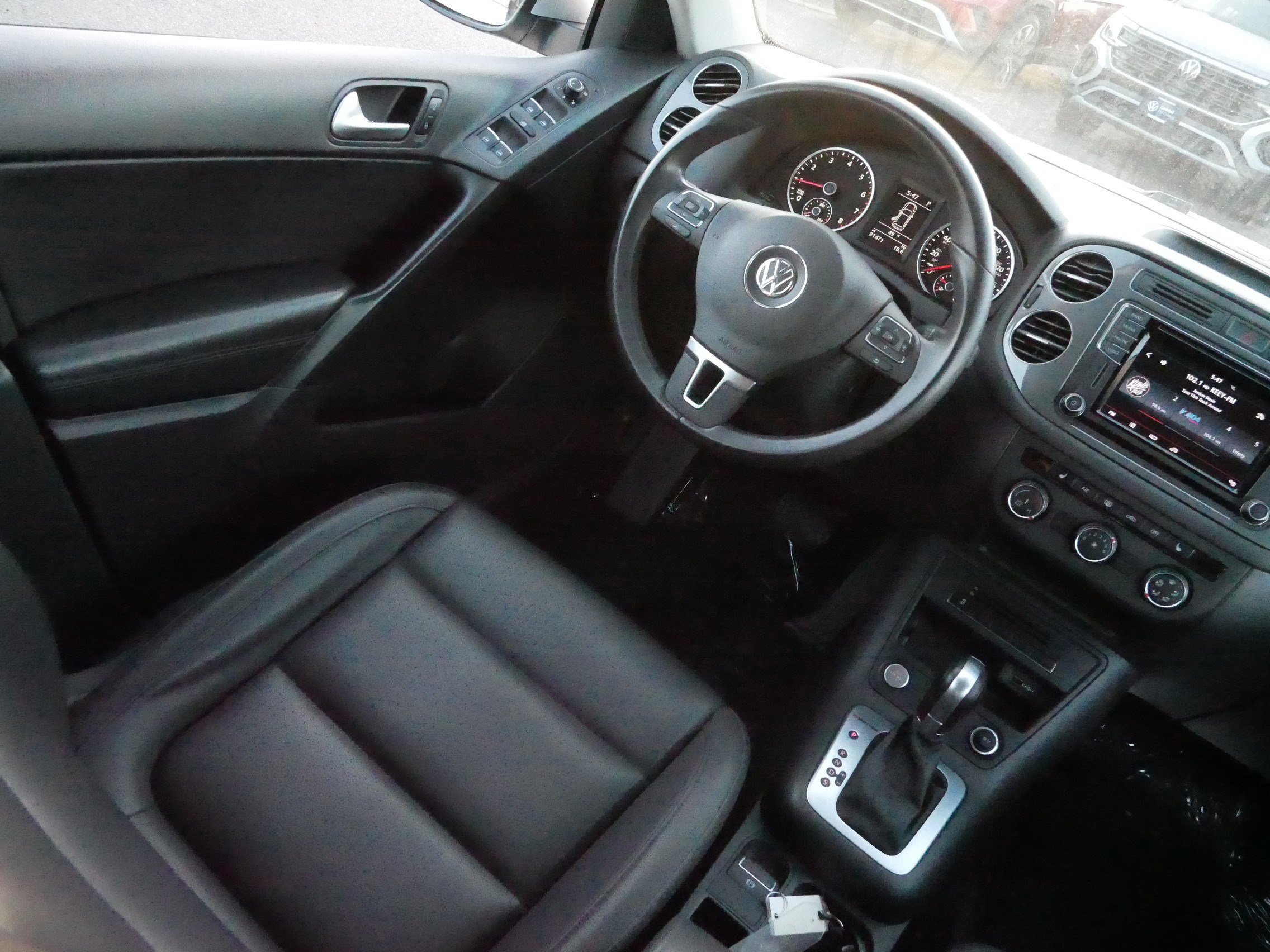 Used 2017 Volkswagen Tiguan Wolfsburg Edition image 9