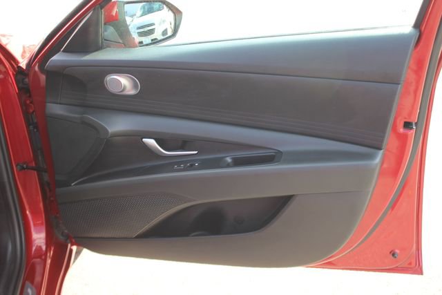 Used 2023 Hyundai Elantra SEL FWD image 28