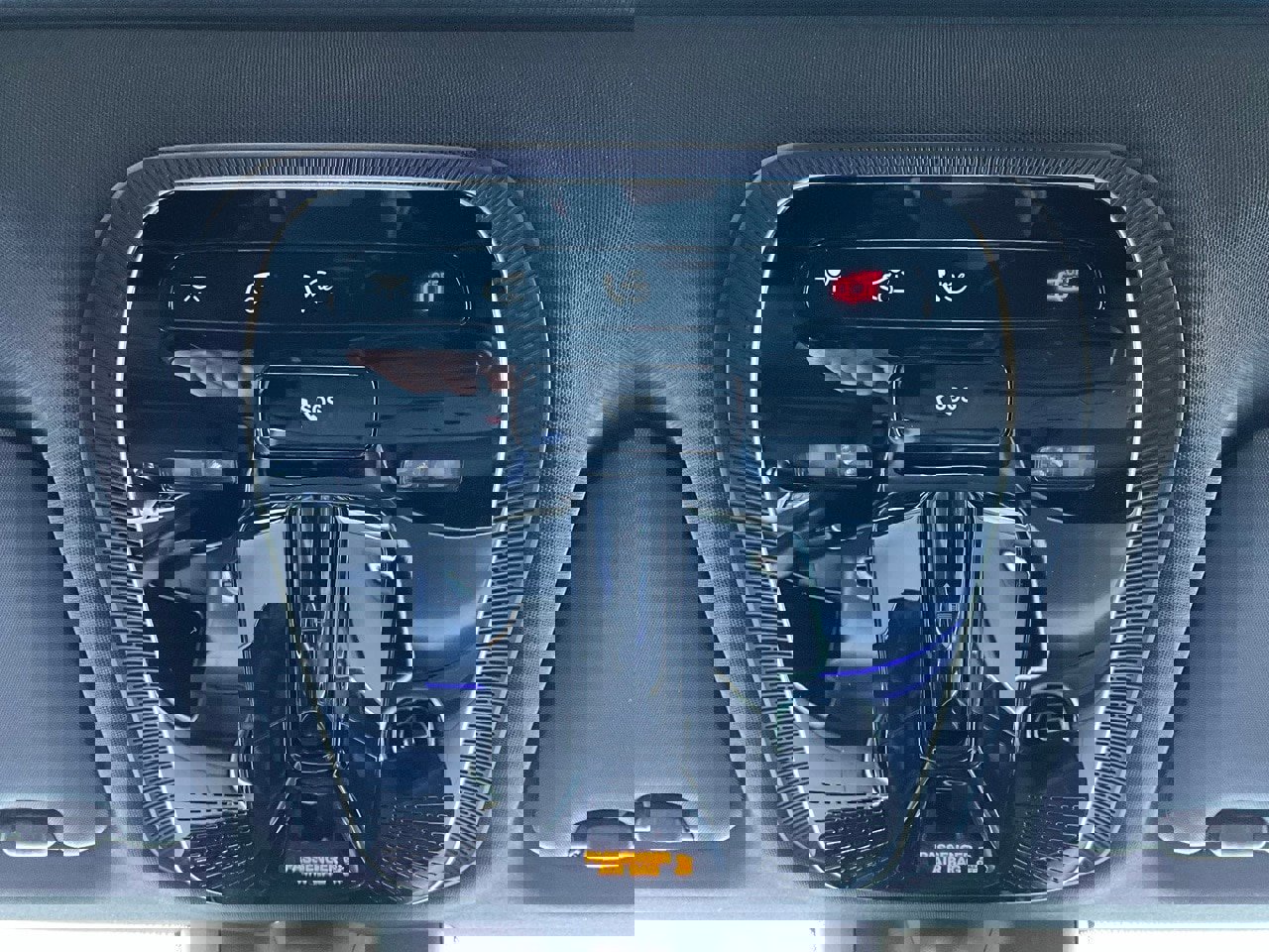 Used 2024 Mercedes-Benz GLC 300 4MATIC image 17