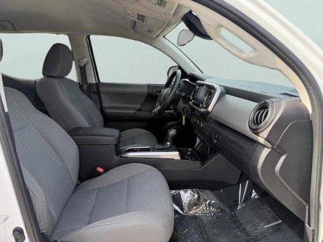 Used 2022 Toyota Tacoma SR5 RWD image 42