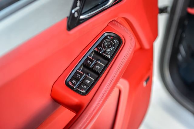 Used 2020 Porsche Macan Turbo image 48