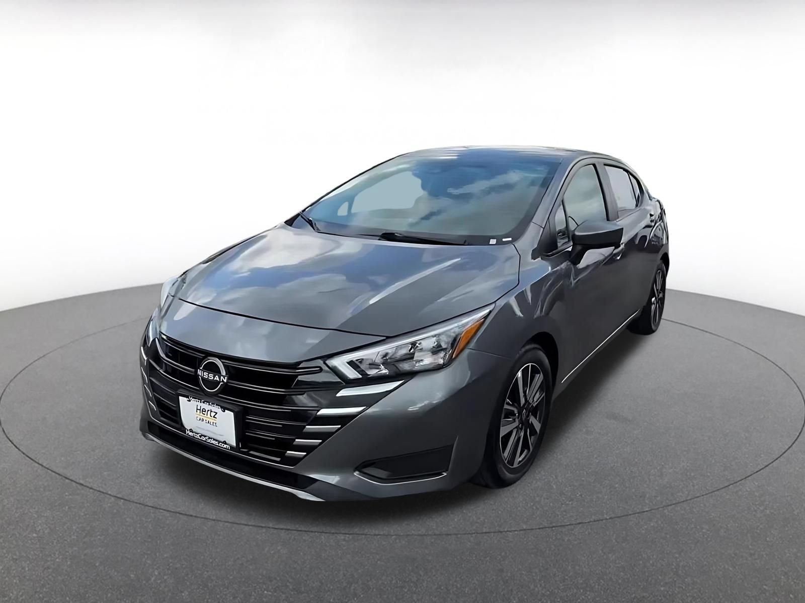 Used 2025 Nissan Versa SV FWD image 7