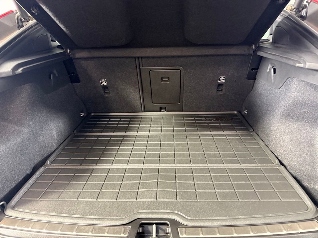 Used 2023 Volvo C40 P8 Recharge Ultimate w/ Protection Package Premier image 29