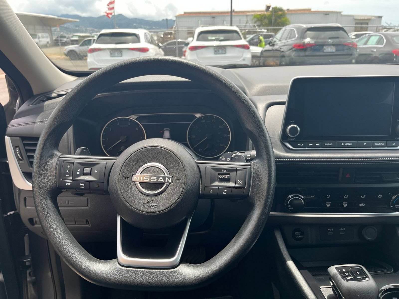 Used 2024 Nissan Rogue S AWD/4WD image 32