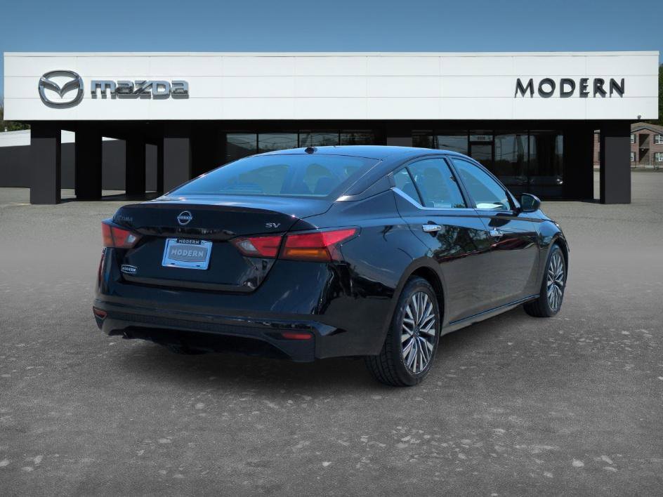 Used 2024 Nissan Altima 2.5 SV FWD image 5