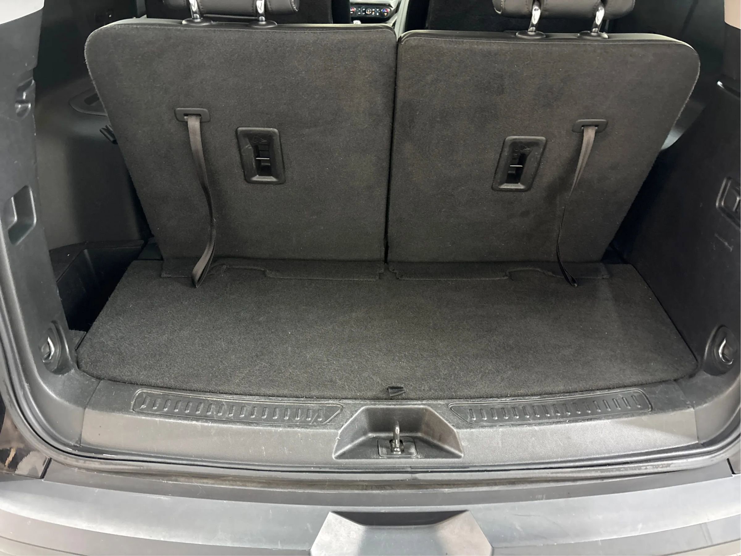 Used 2018 GMC Acadia SLT image 16