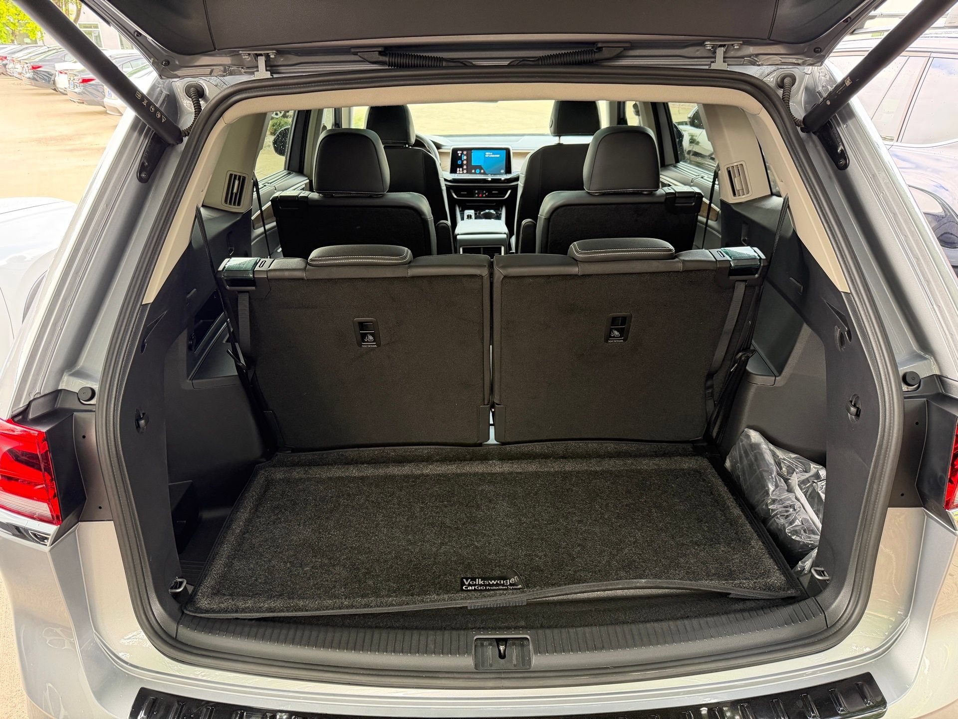 Certified 2026 Volkswagen Atlas SE FWD image 30