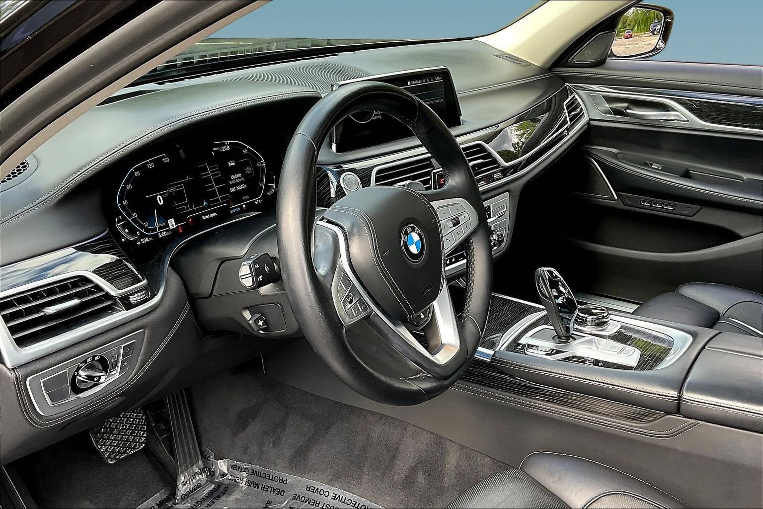 Used 2021 BMW 740i xDrive w/ Luxury Rear Seating Package AWD/4WD image 16