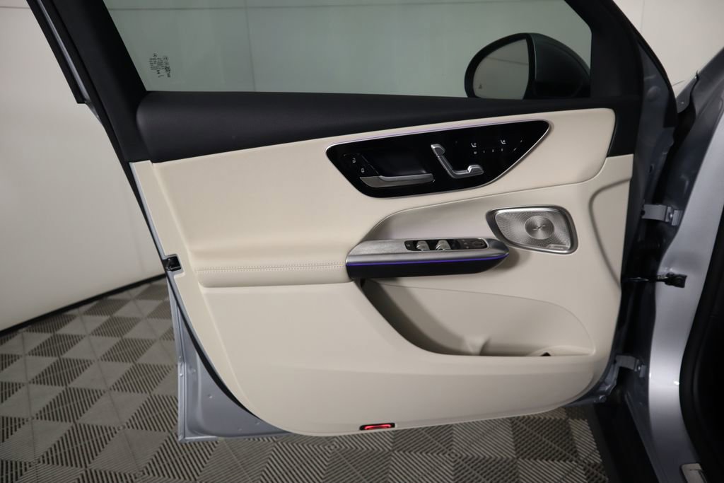 Certified 2025 Mercedes-Benz GLC 300 image 25