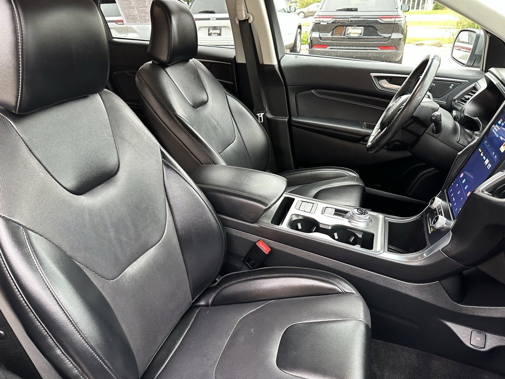 Used 2022 Ford Edge Titanium w/ Equipment Group 301A image 14