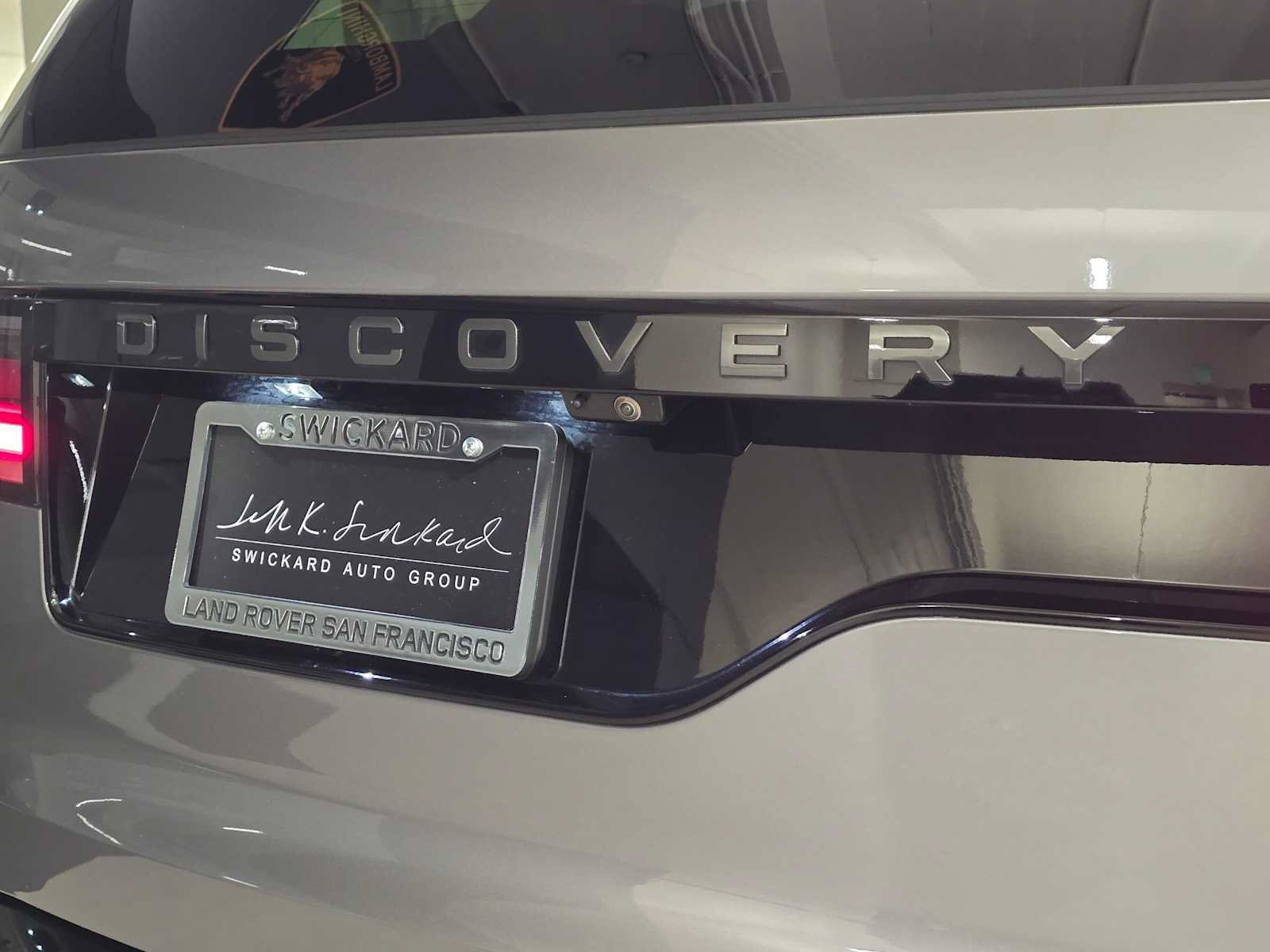 Used 2025 Land Rover Discovery Dynamic SE AWD/4WD image 13