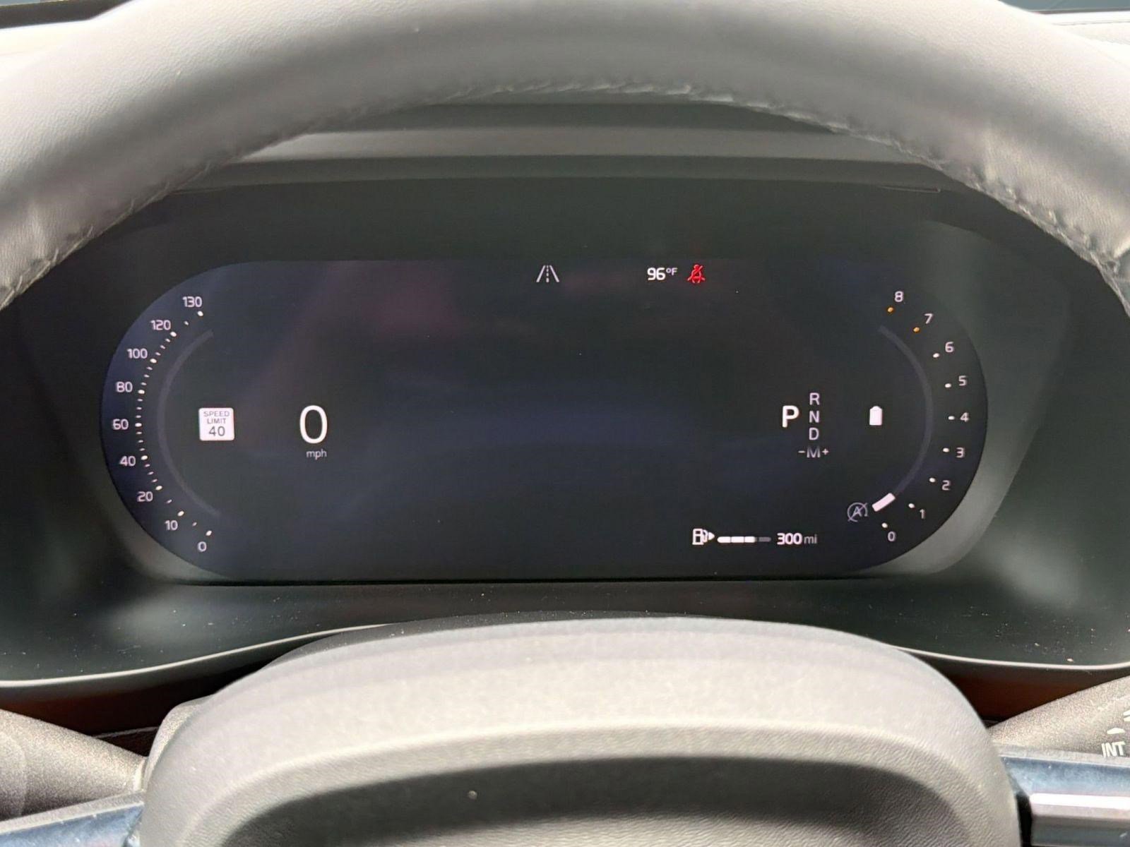 Certified 2026 Volvo XC40 B5 Plus AWD/4WD image 19