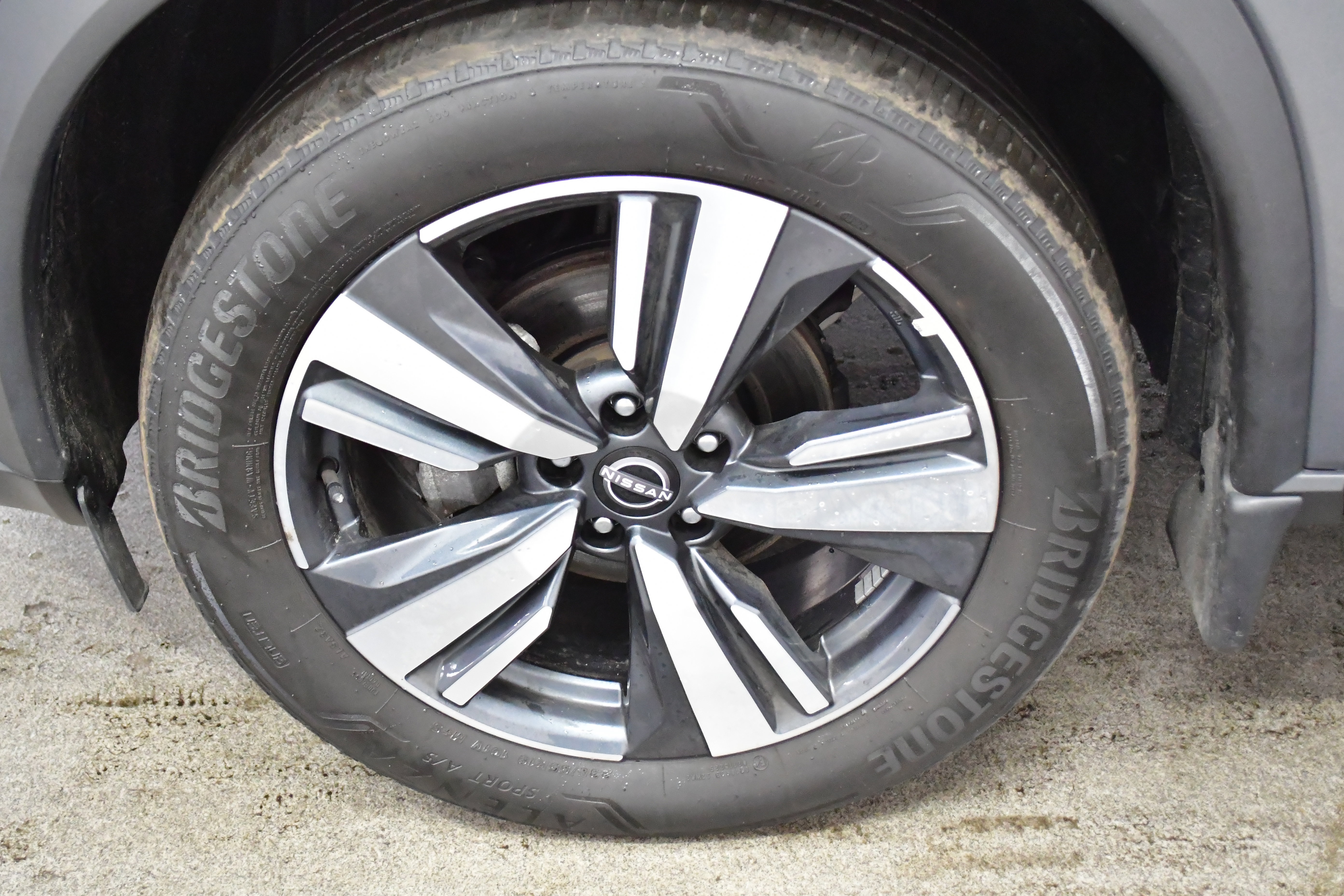 Used 2023 Nissan Rogue SL image 56