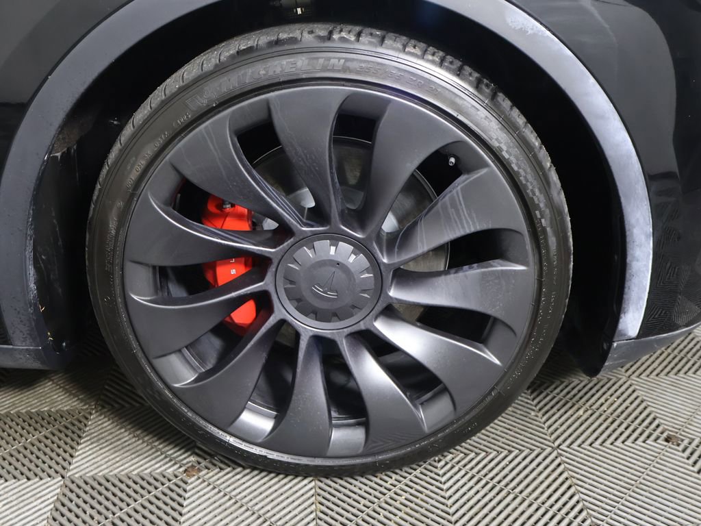 Used 2024 Tesla Model Y Performance image 23