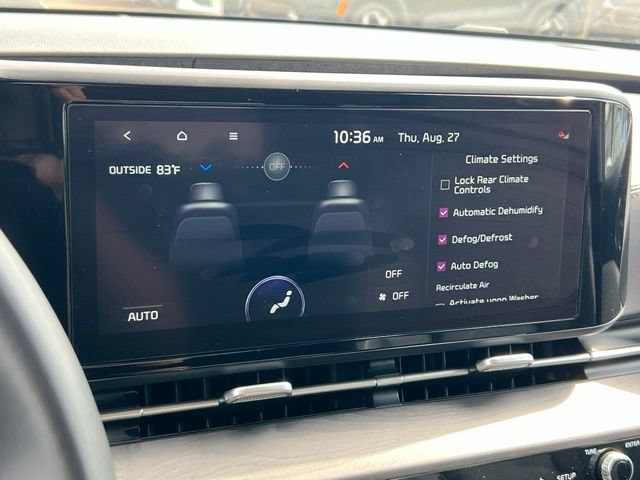 Certified 2024 Kia Carnival EX FWD image 35