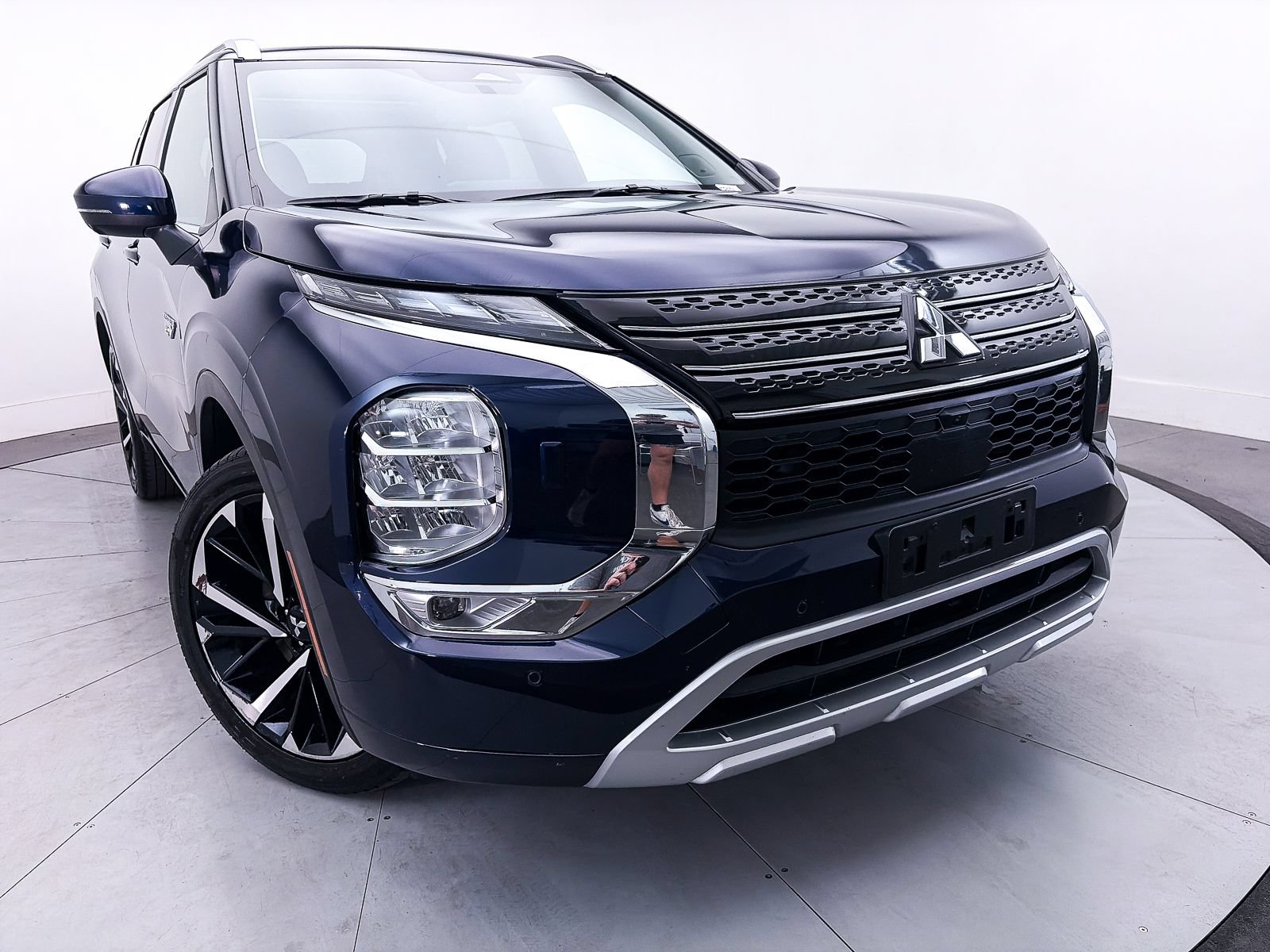 Used 2024 Mitsubishi Outlander SEL AWD/4WD image 10