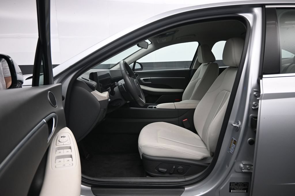 Certified 2025 Hyundai Sonata SEL FWD image 23