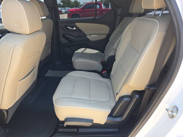 Used 2023 Chevrolet Traverse Premier FWD image 24