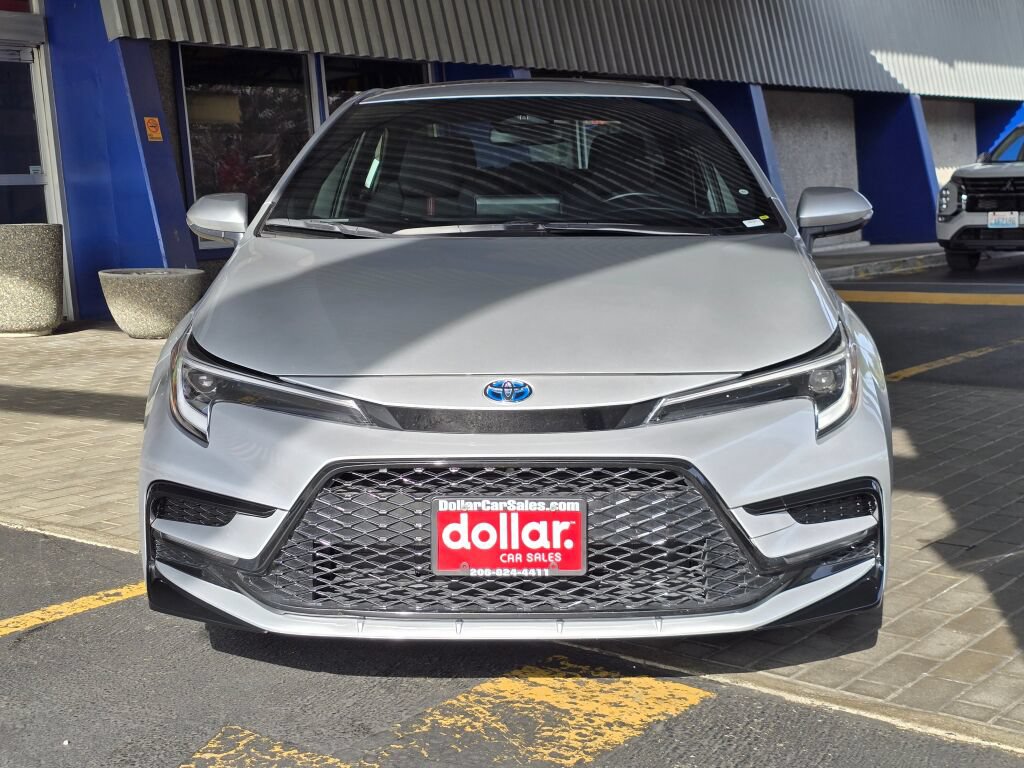 Used 2024 Toyota Corolla SE w/ SE Package FWD image 2