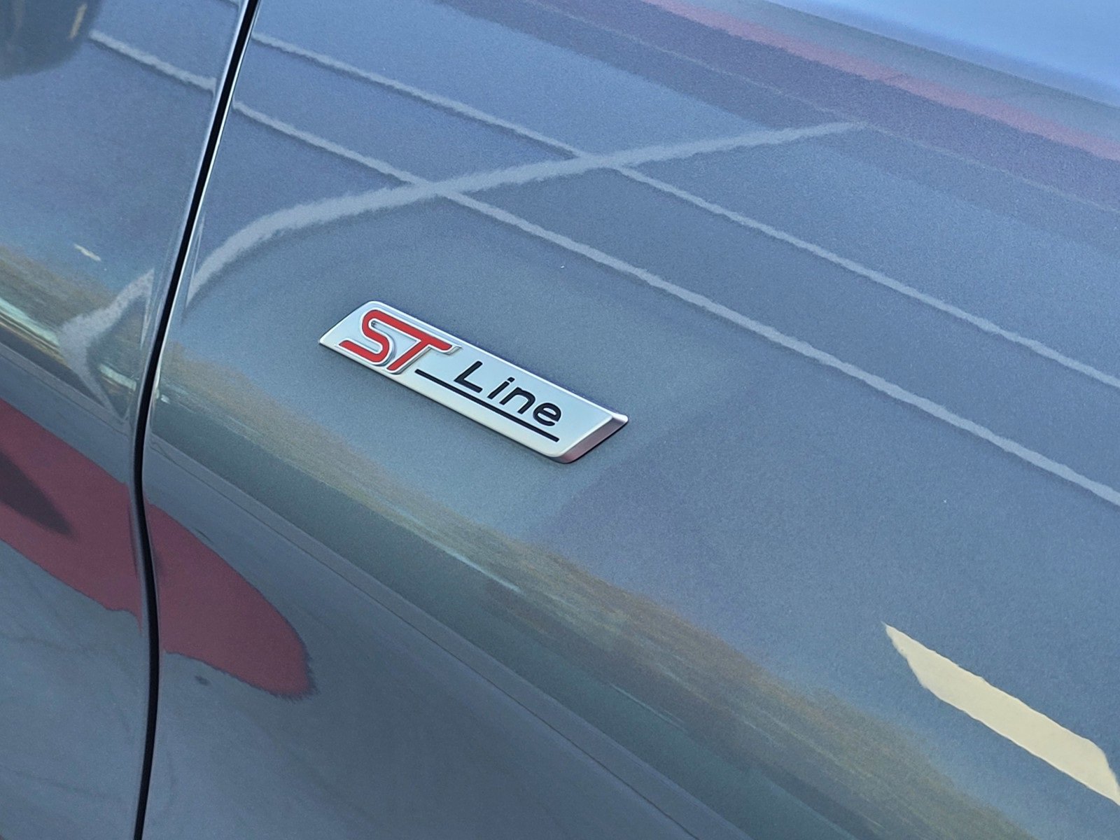 Used 2025 Ford Explorer ST-Line image 8