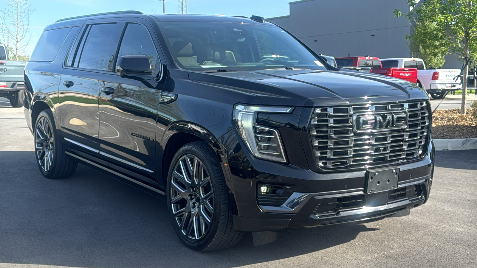 Used 2026 GMC Yukon XL Denali Ultimate image 3