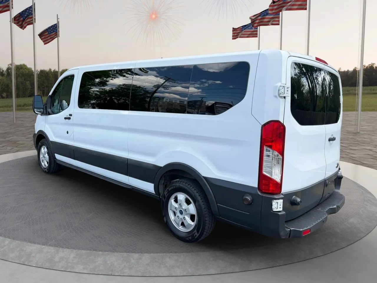 Used 2017 Ford Transit 350 XLT RWD image 13