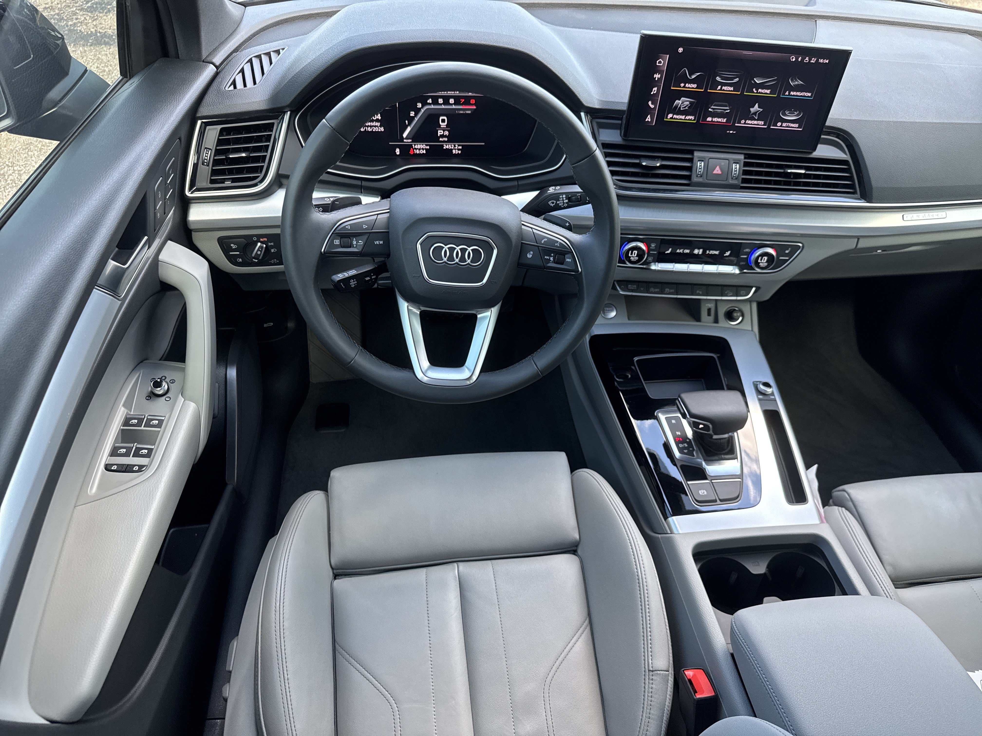 Certified 2024 Audi Q5 2.0T Premium w/ Summer of Audi Package AWD/4WD image 7