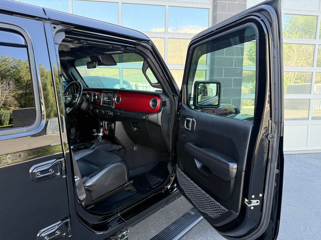 Used 2022 Jeep Wrangler Unlimited Rubicon w/ LED Lighting Group AWD/4WD image 42