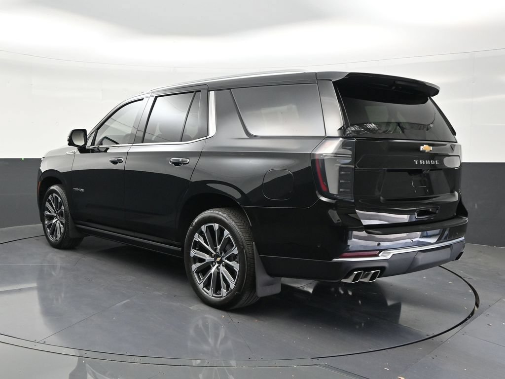 Used 2025 Chevrolet Tahoe High Country RWD image 3