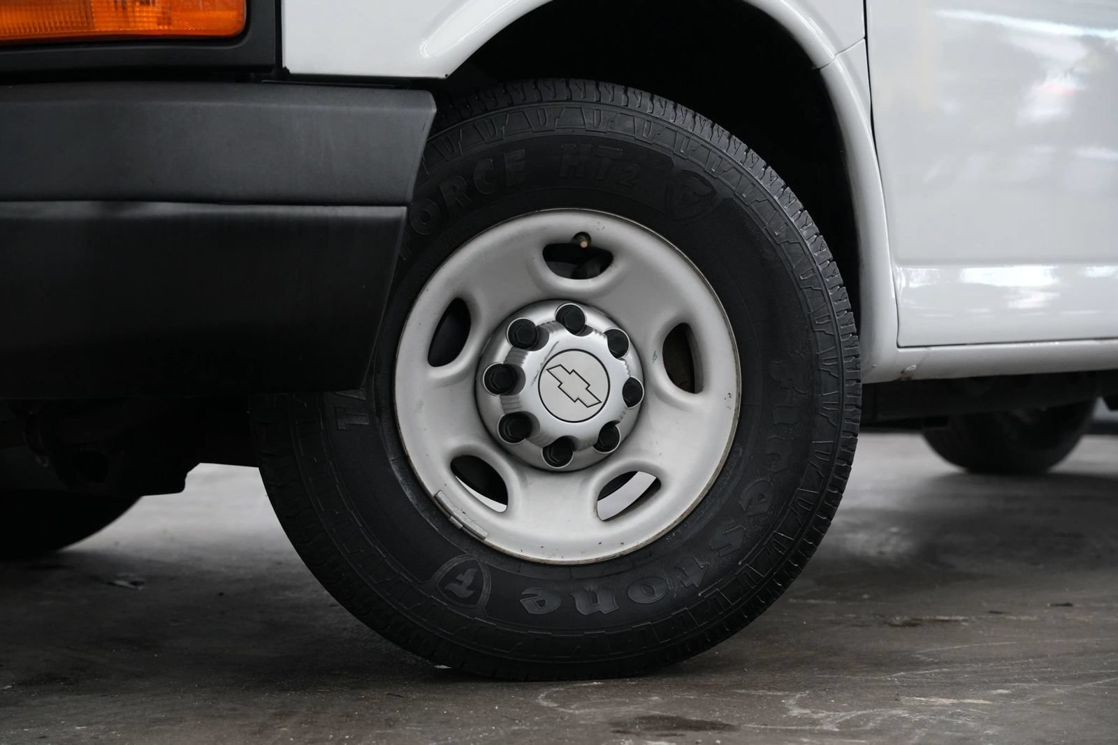 Used 2015 Chevrolet Express 2500 RWD image 3