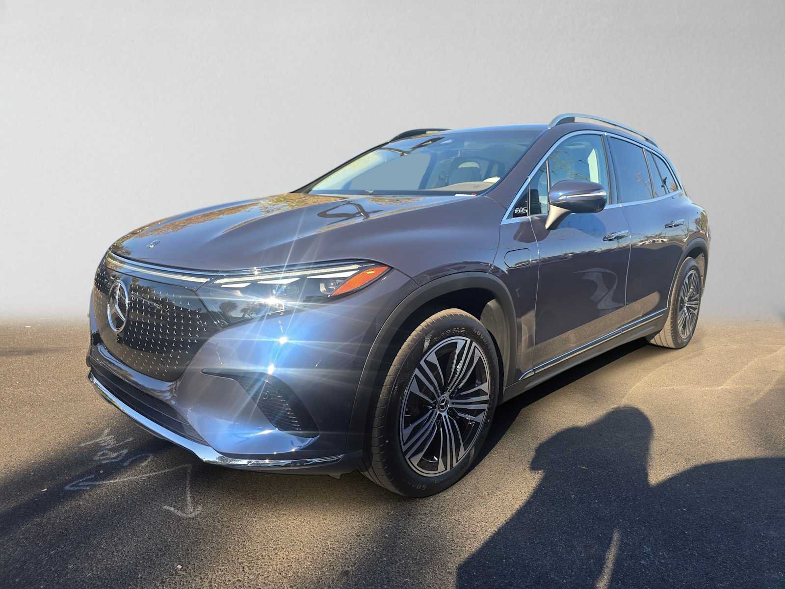 New 2027 Mercedes-Benz EQS 400 4MATIC SUV image 7