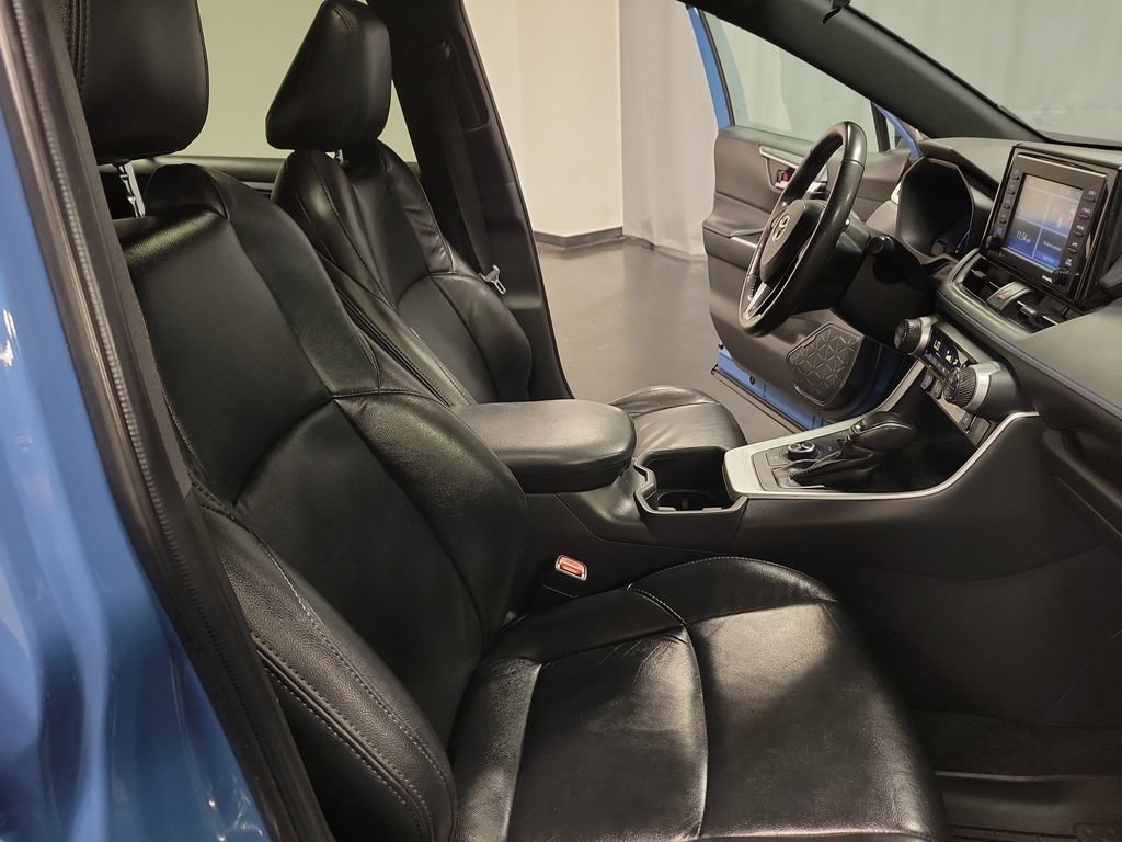 Used 2022 Toyota RAV4 SE w/ Convenience Package AWD/4WD image 32